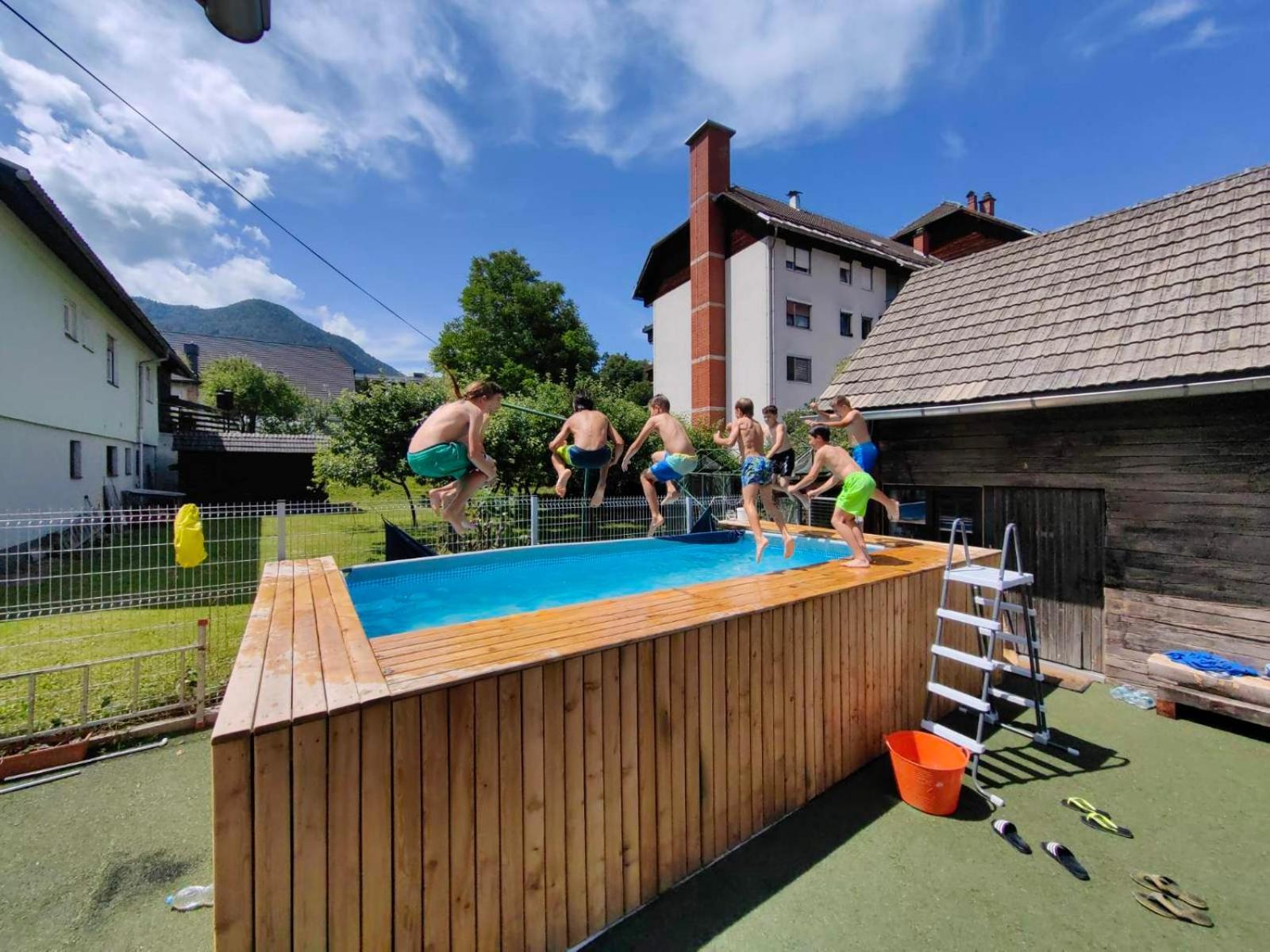 Bikeski Family Hotel, B&B, Apartaments, Rooms Mezica Exterior foto